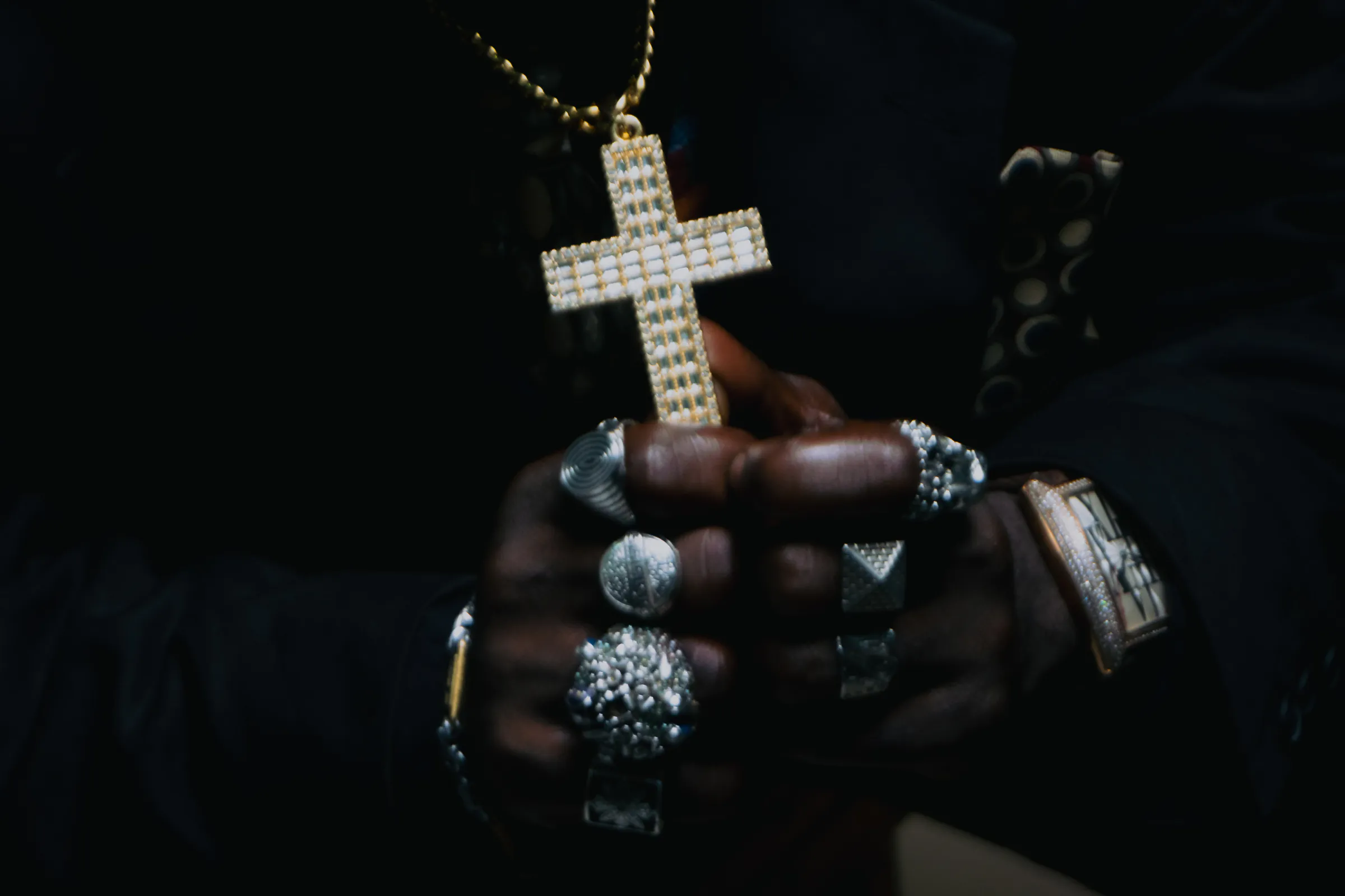 Young Beejay and DaveTheOracle Unite on “DESIGNER”